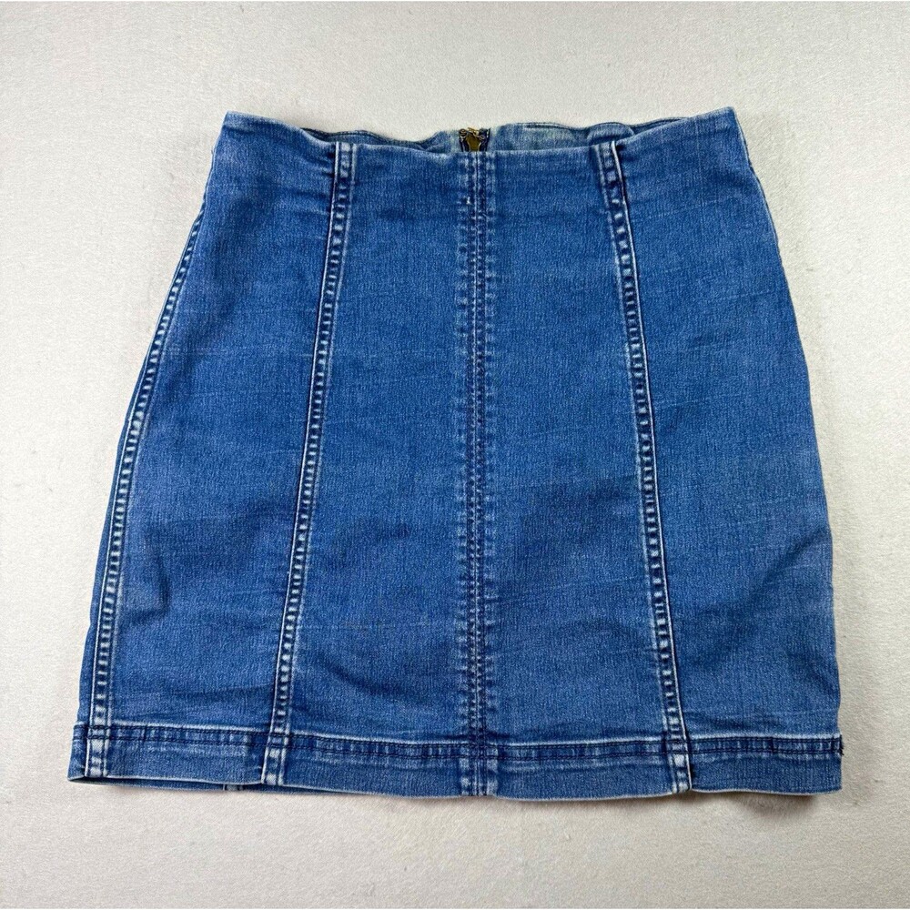 Free People Blue Solid Denim Mini Skirt, Zip Closure, Women’s Size 4 Stretch